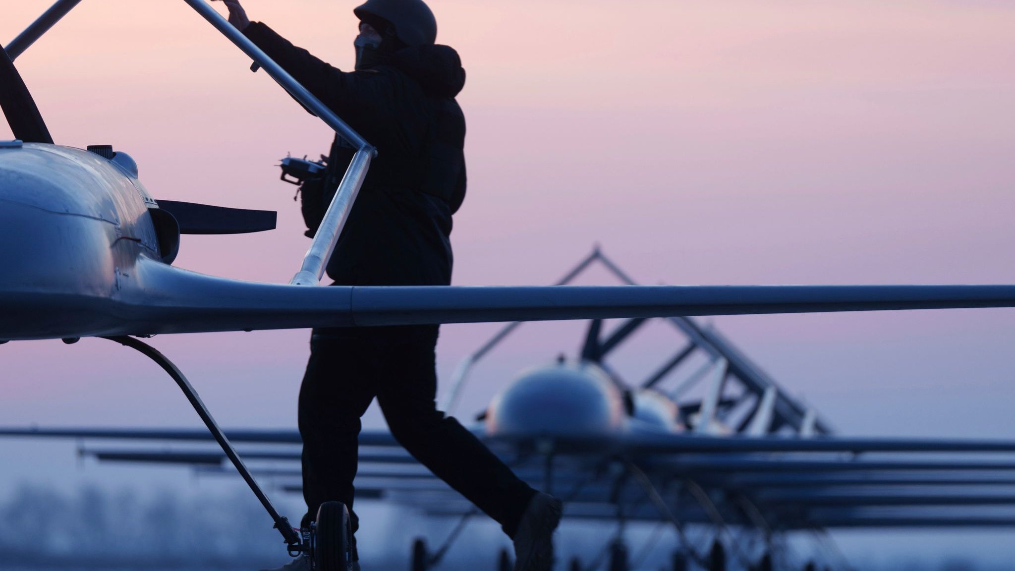 Drone War: Ukraine Attacks Refinery in Samara Volga Region