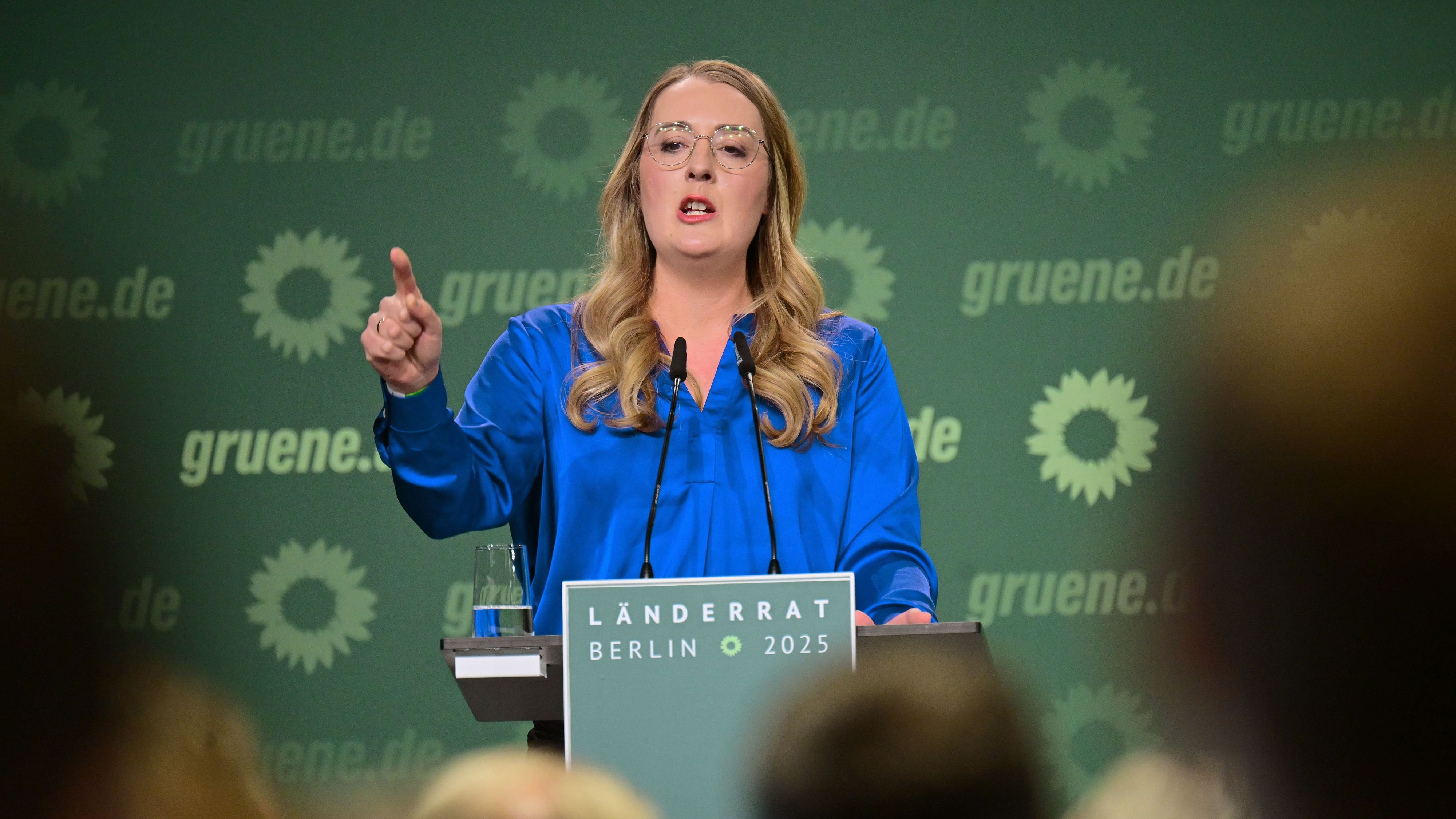 Debt brake: Greens want to remove exception for defense