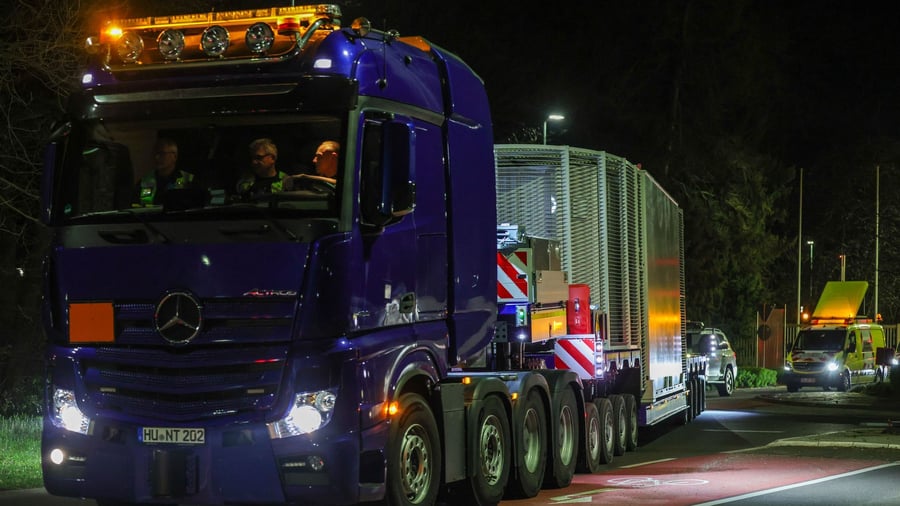 Nuclear power: Fifth Castor container with nuclear waste on the way to Ahaus