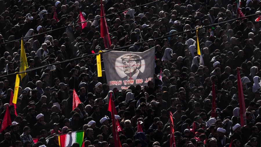 Head of State killed: funeral procession with Khamenei's body leads through Tehran