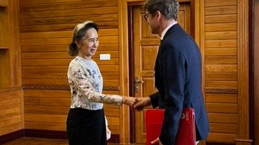 Myanmar: Raras imágenes de Aung San Suu Kyi: Encuentro con la Cruz Roja · Voces Globales
