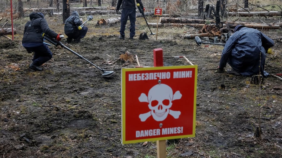 Visit to the training camp: Mined land – The underestimated long-term risk of the Ukraine war