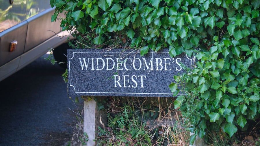 Murder investigation in England: Ann Widdecombe case: Suspect at large again