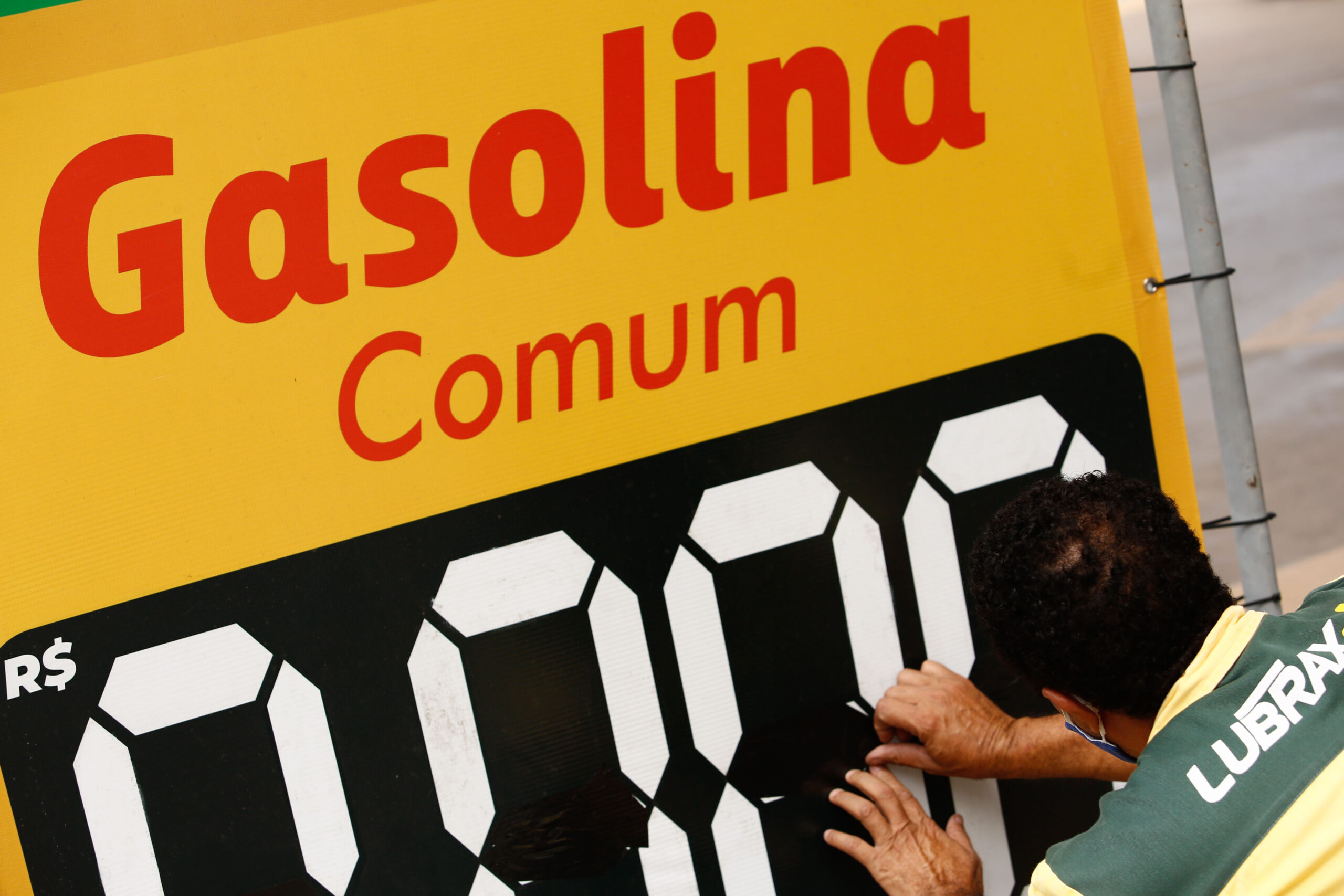 Subsidy of R$ 0.44 per liter of gasoline extended for 30 days