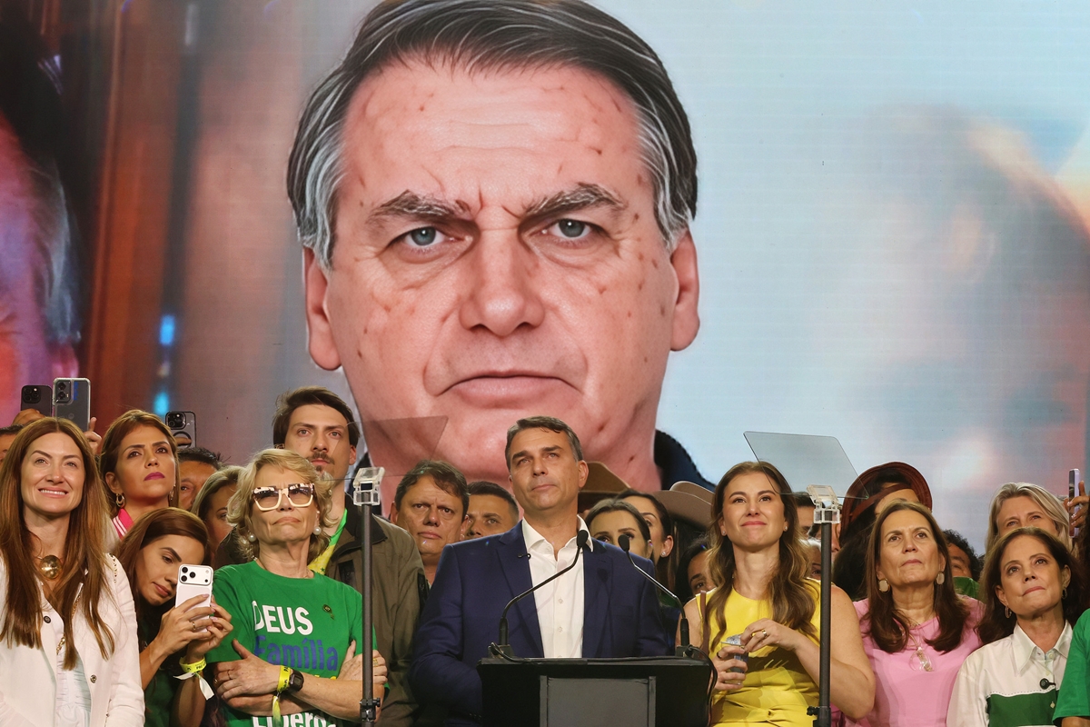 Gonet defiende mantener suspendidas visitas de Flávio a Bolsonaro