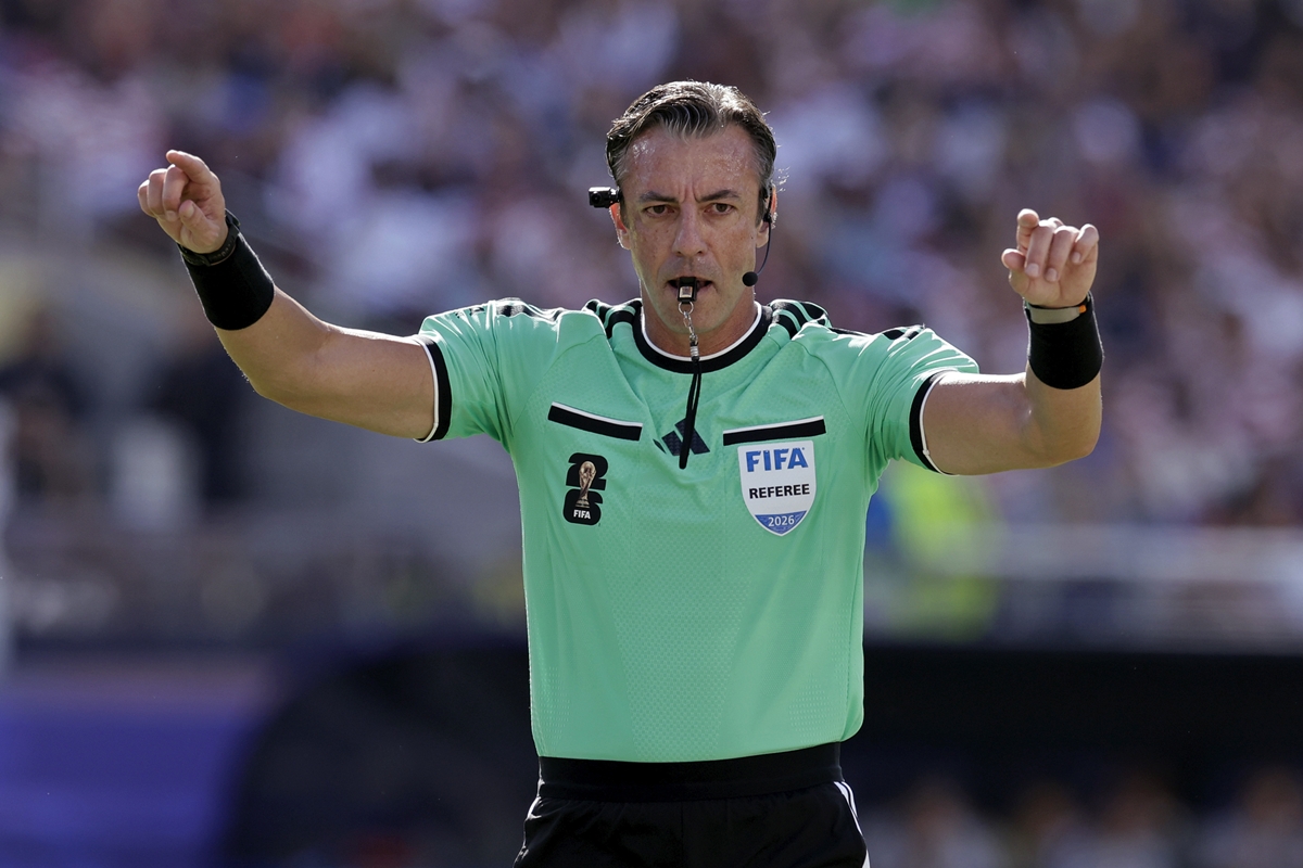 Collina, Fifa's head of arbitration, goes out in defense of Raphael Claus