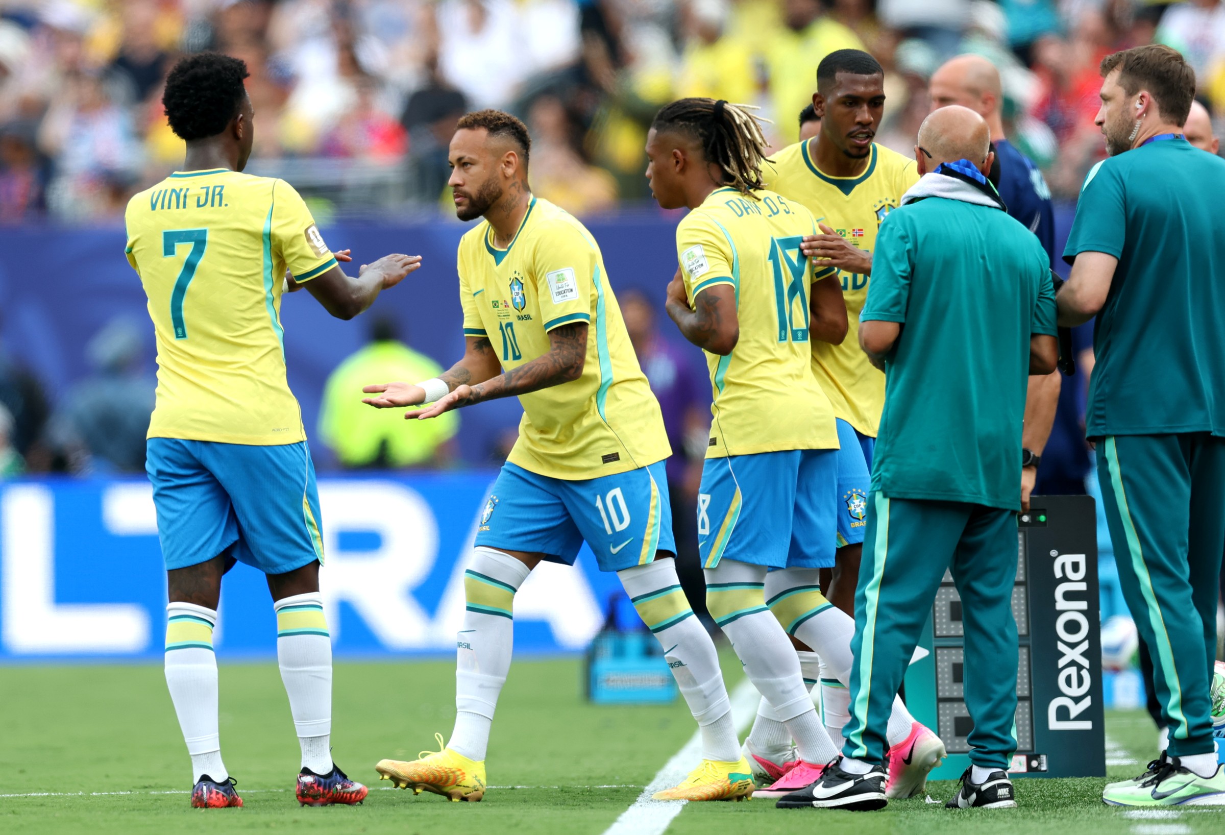 Neymar enters Martinelli's place during the 2nd time against Norway