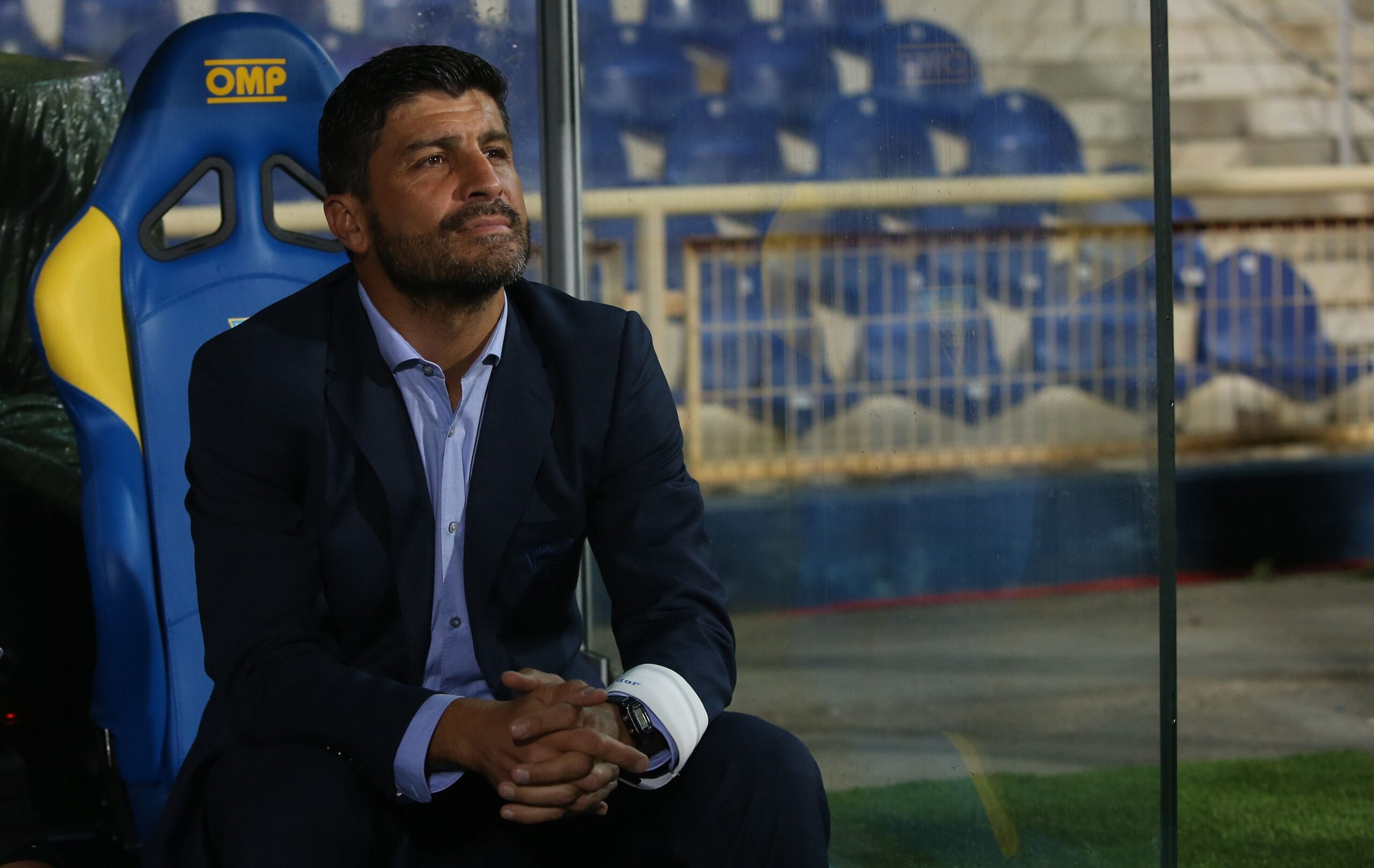 Portuguese coach takes over amid sporting and financial challenges, with sponsorship revenue of R$ 117 million