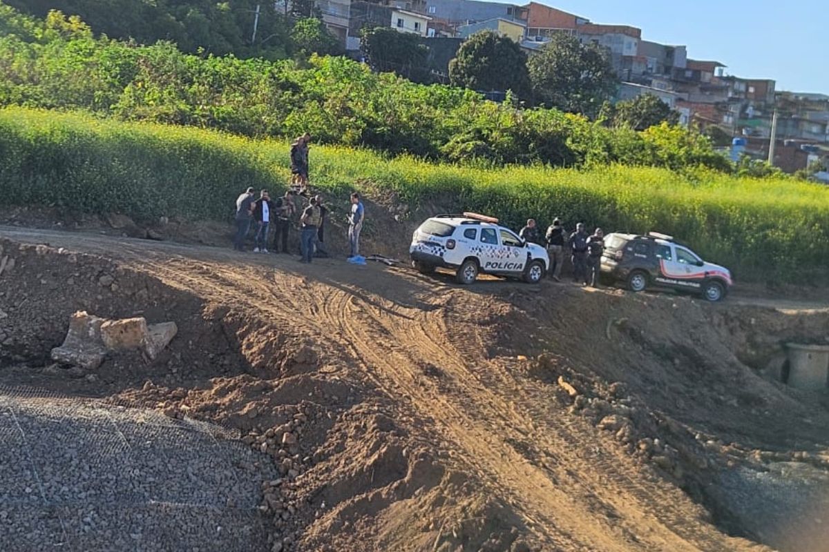 مبادلات الشرطة الاتحادية مع تجار المخدرات في مطار غورولهوس