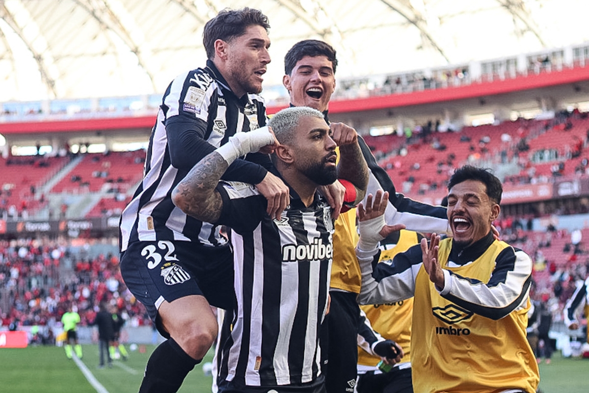 À Beira-Rio, Santos gagne International et part de Z4 do Brasileirão
