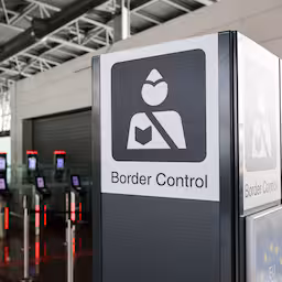 Spain rejects first travelers from Italy after border controls