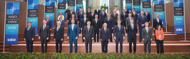 Summit in Ankara, Trump: "Spain bad, Italy good Beyond small screzi, NATO is united"