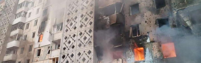 Ucrania, ataques rusos en Zaporizhzhia y Kharkiv: 6 muertos. Kiev golpea el depósito de petróleo