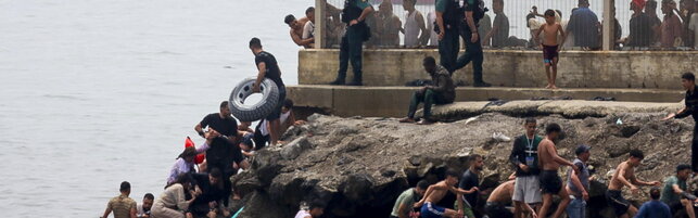 Maroc, 25 inculpés pour trafic de migrants vers Ceuta