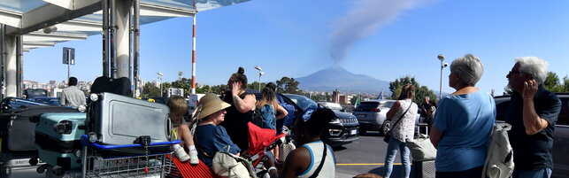 Etna, reopens Catania airport