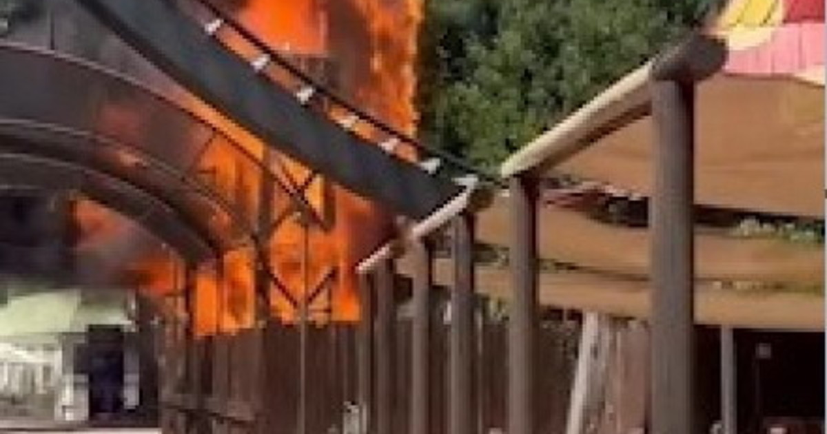 Incendie en Gardaland, flammes dans la région de l'Extrême-Ouest