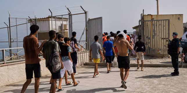 Los candidatos a la emigración denuncian la violencia sufrida durante su viaje, que terminó su sueño de Europa
