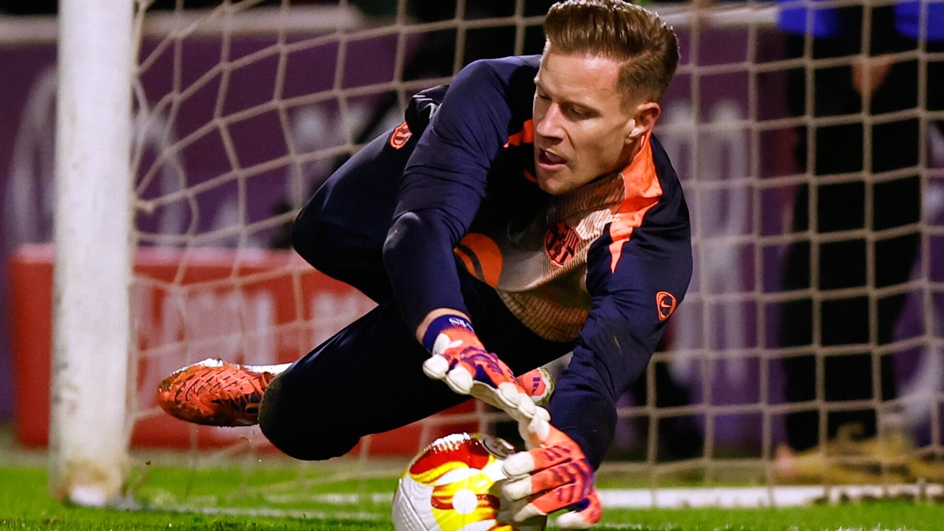 Comes from FC Barcelona - Ajax grabs the next prominent name
