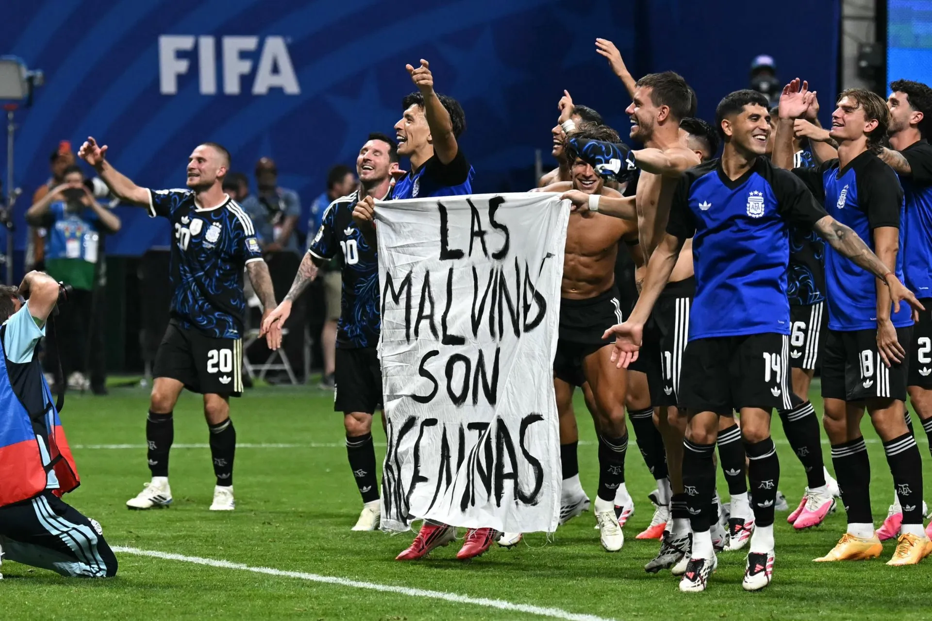 Fifa investigates Argentina over Falklands banner vs England