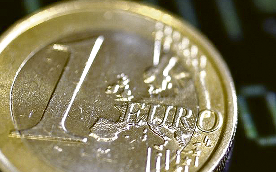Euro supera 1,17 dólares y alcanza hasta tres meses