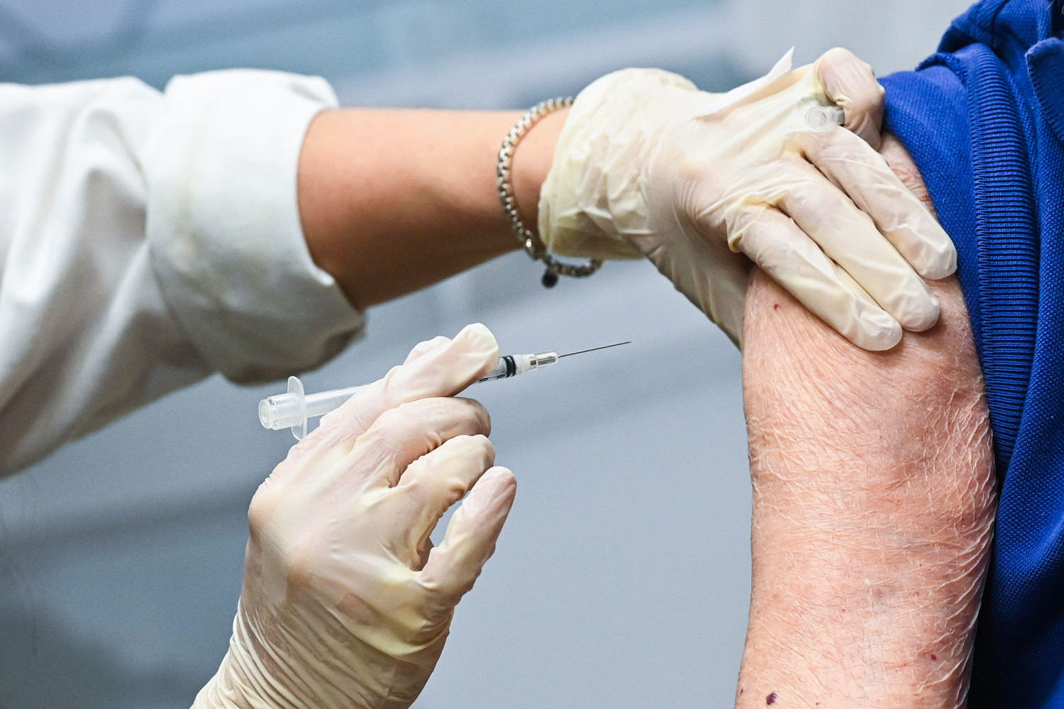 La FDA de EE. UU. aprueba la primera vacuna contra la gripe de ARNm de Moderna