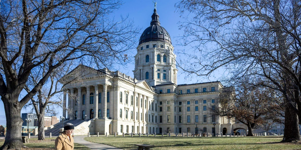 The ballot measure, opposed by conservatives, would have replaced the governor's appointment system for the state's highest court
