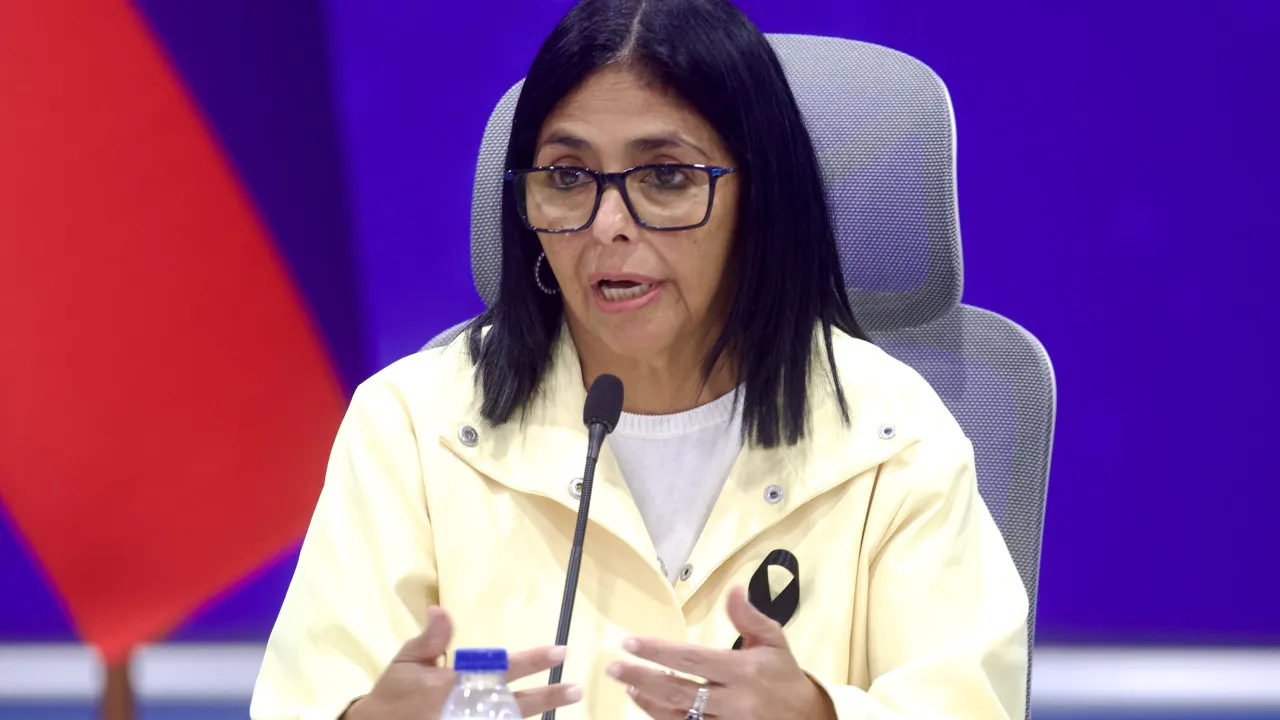 La vicepresidenta Delcy Rodríguez anuncia medidas preventivas y reunión con autoridades tras los recientes sismos