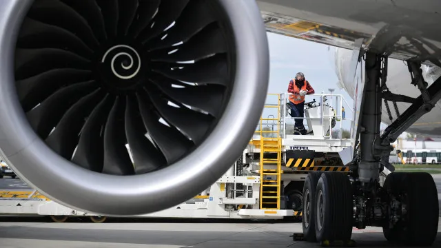 اليوم بوينغ 787-10 Dreamliner