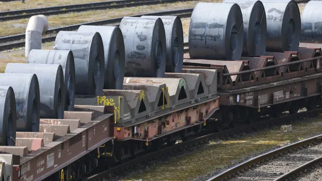 Industrial production decreases by 3.8% in 2025