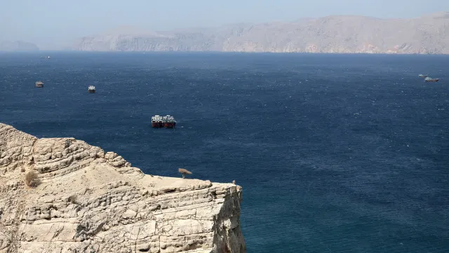Irán anuncia la posibilidad de acuerdo con Omán sobre nueva ruta en Ormuz