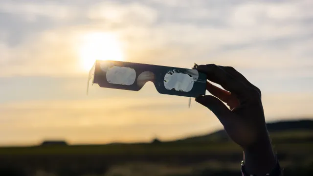 Eclipse: Les médecins ordonnent des avertissements publics pour éviter les dommages à la vision