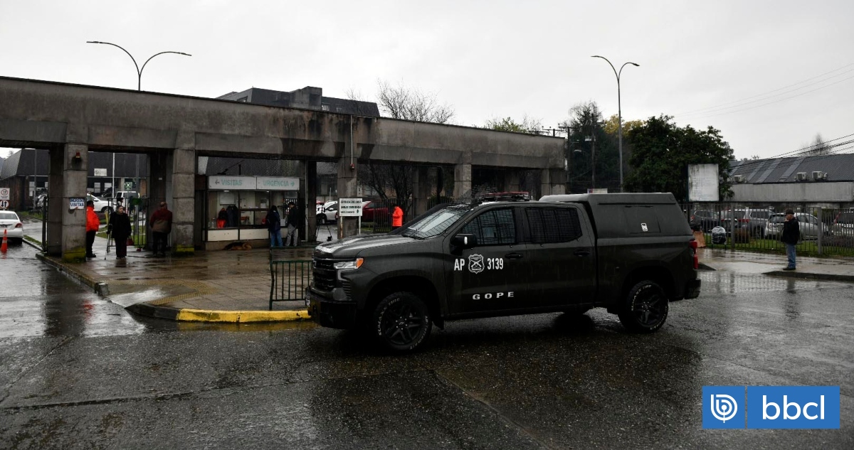 General Araya visits wounded carabineros in Valdivia and asks to pray for Corporal Marco Cosme