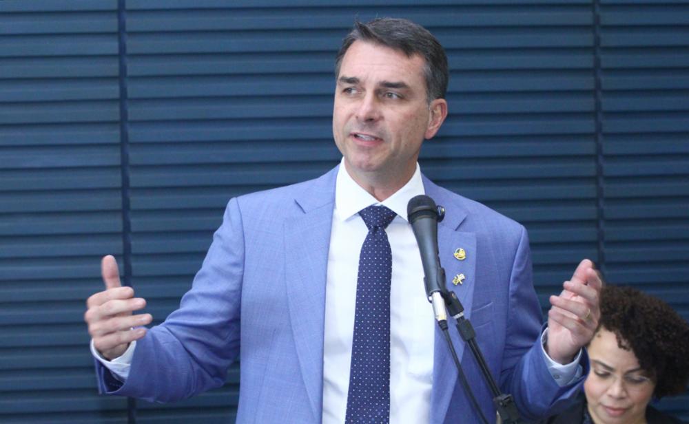 Image publiée par le portail ICL mercredi (15/7) montrait soi-disant une rencontre dans un hôtel à Rio en 2022