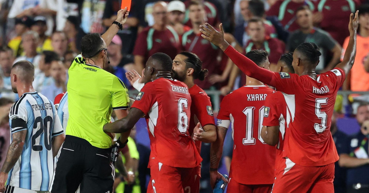 Switzerland vs Argentina received the most bizarre red card at the World Cup
