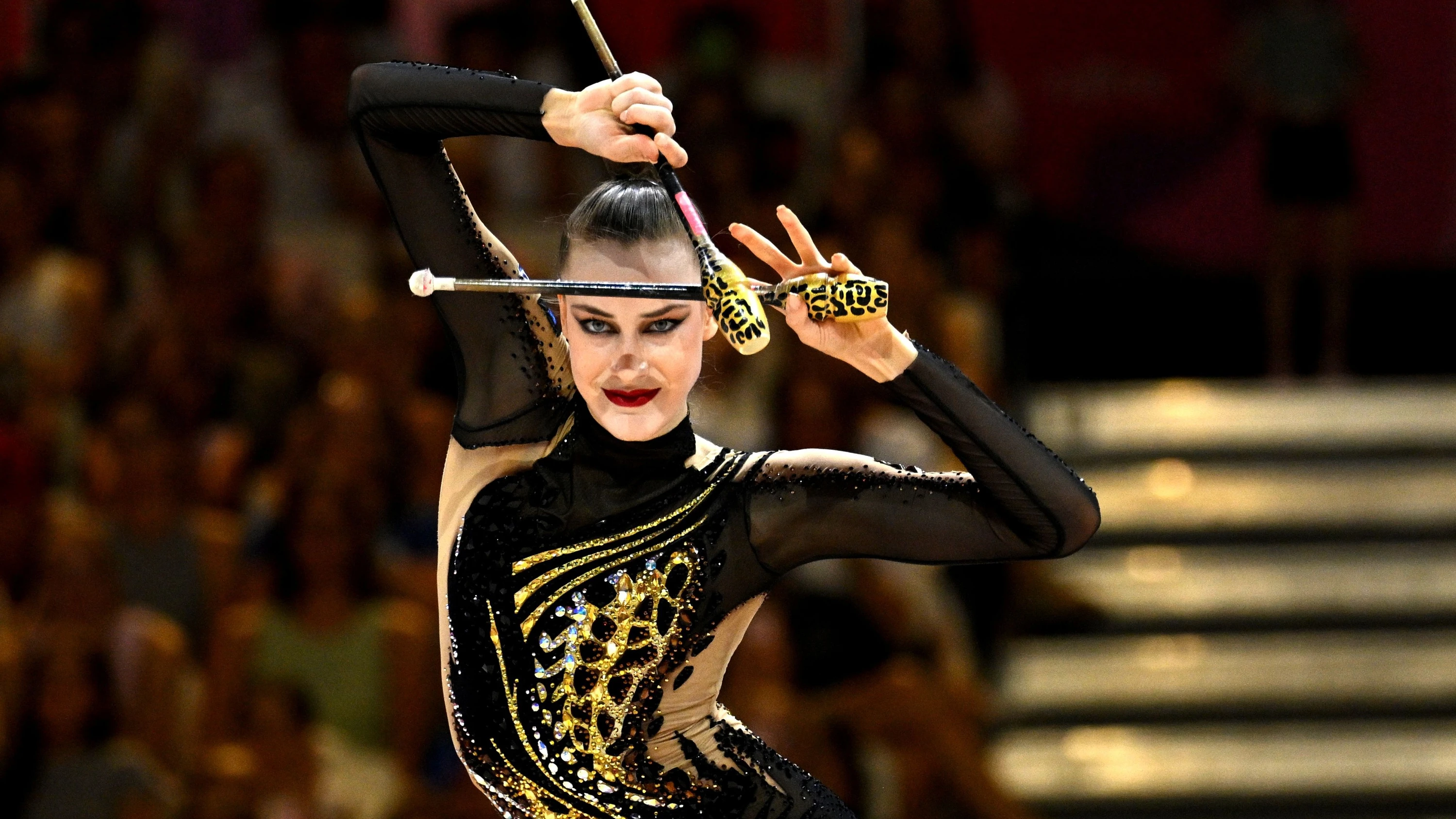 Gimnasia deportiva rítmica: estrella gimnasia Varfolomeev gana tercer título mundial en serie
