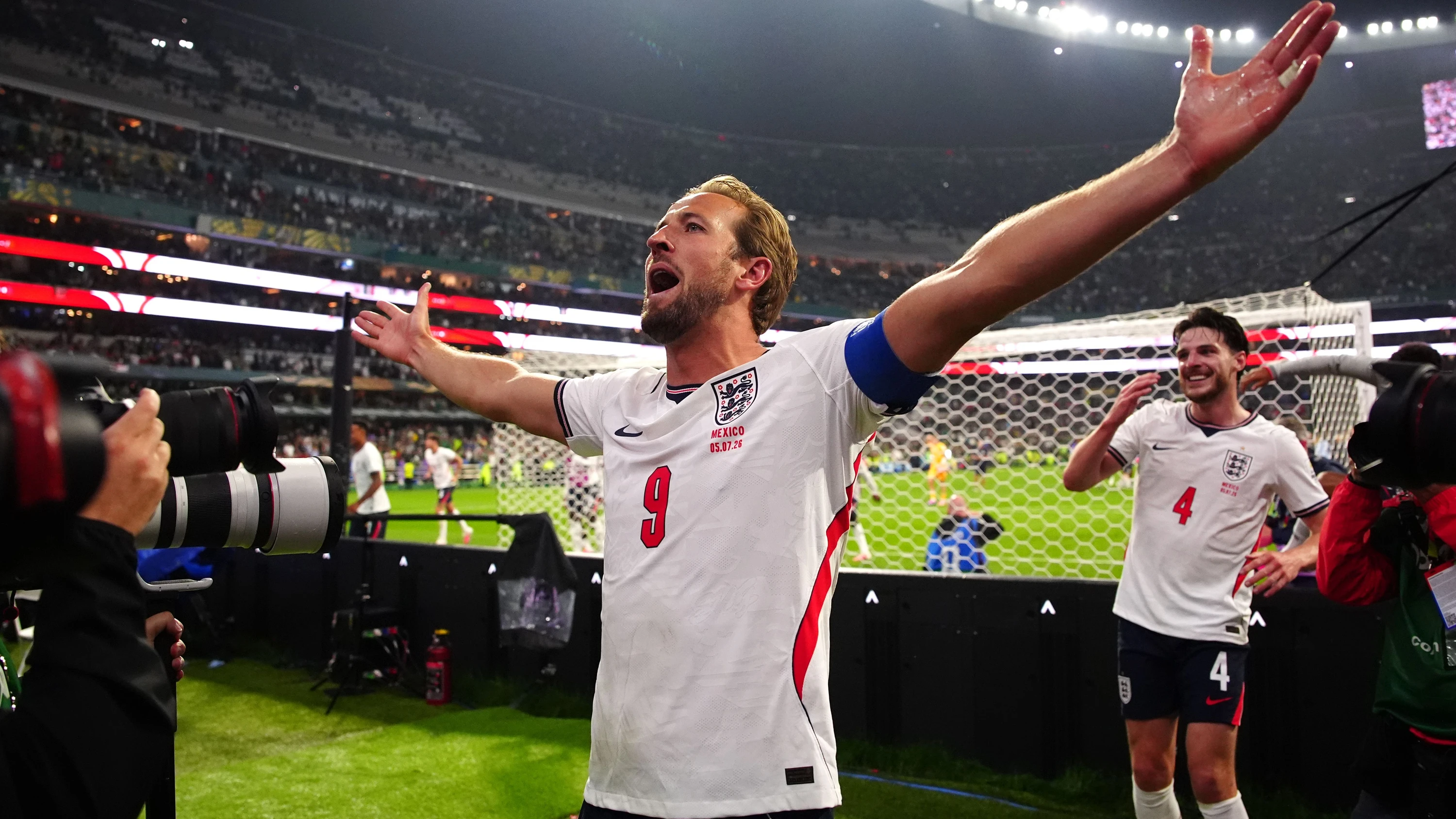 3:2 against Mexico: The Three Lions make the Azteca tremble
