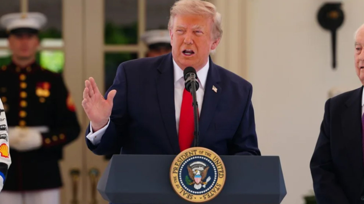 United States and Iran return to open war after a week of clashes in Ormuz