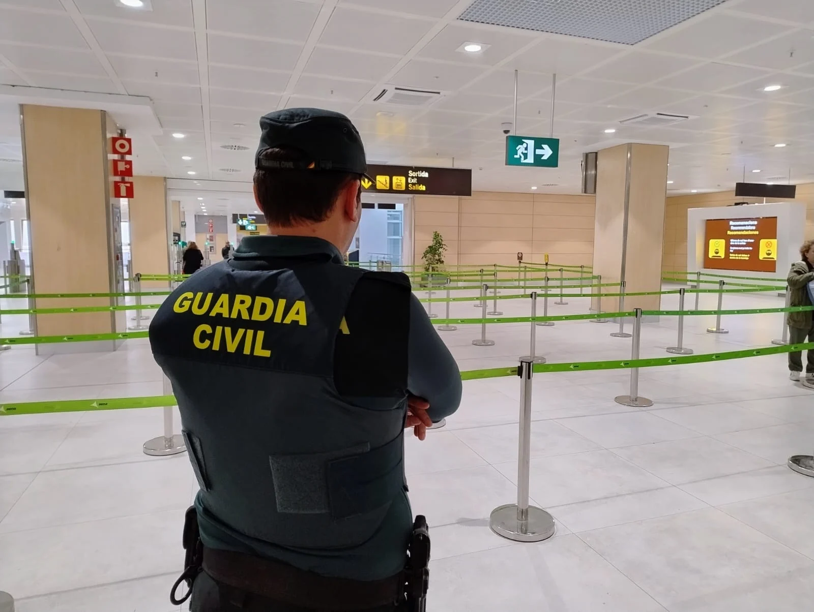 El Gobierno establece controles fronterizos a los viajeros procedentes de Italia tras la negativa de Meloni a retirar los suyos