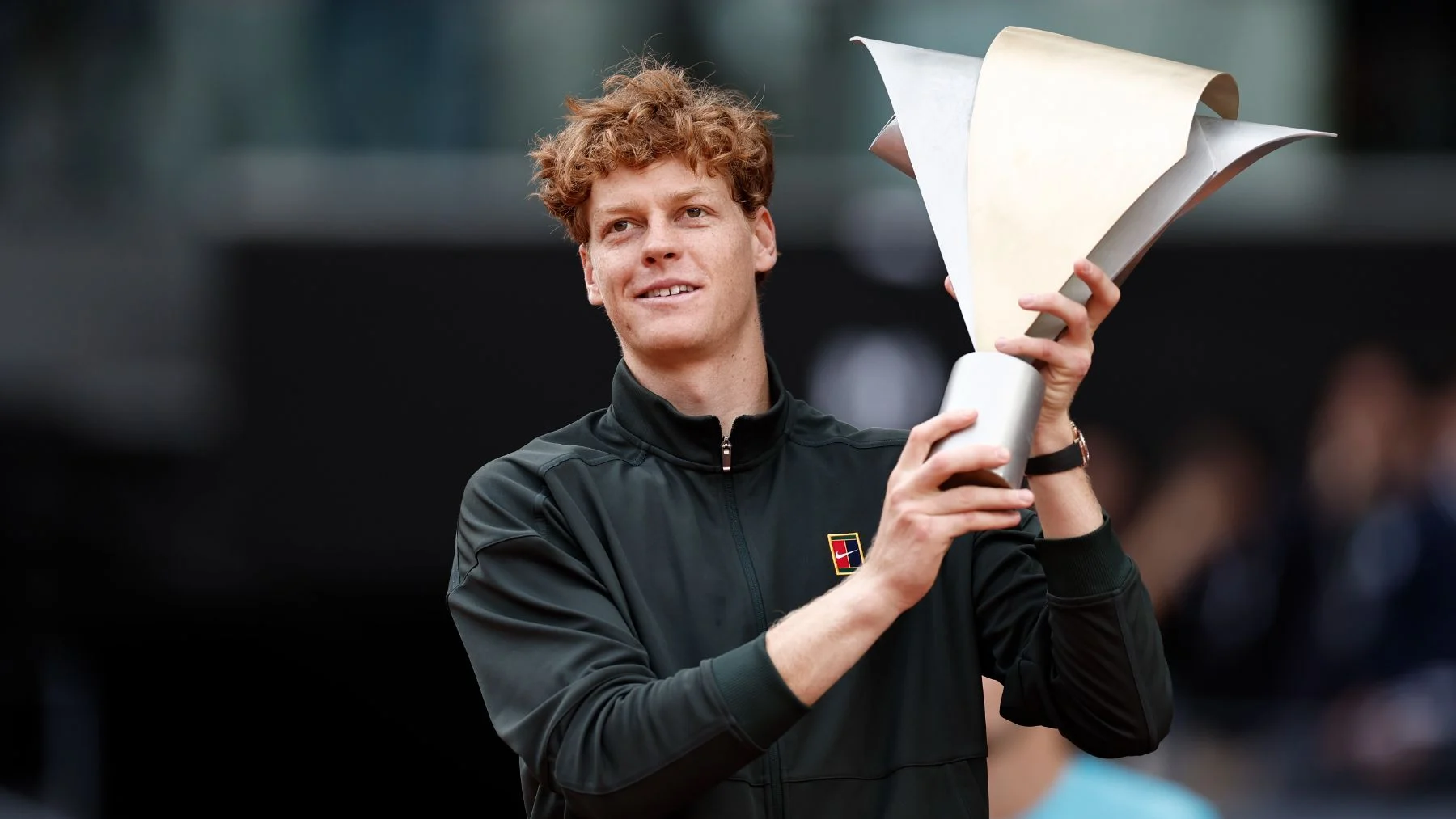 Le joueur de tennis italien Sinner est en bas de Cincinnati pour les problèmes de genou droit