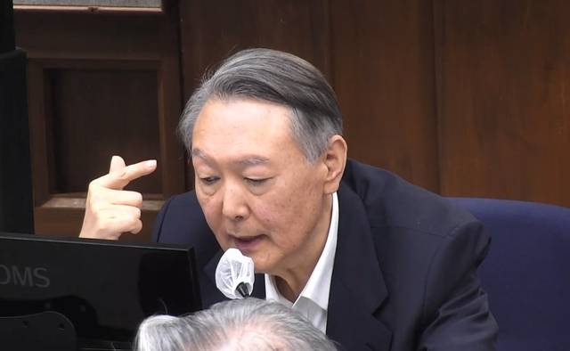 L'ancien président sud-coréen est accusé d'avoir menti sur une rencontre avec un avocat et un moine bouddhiste lors de sa campagne de 2021
