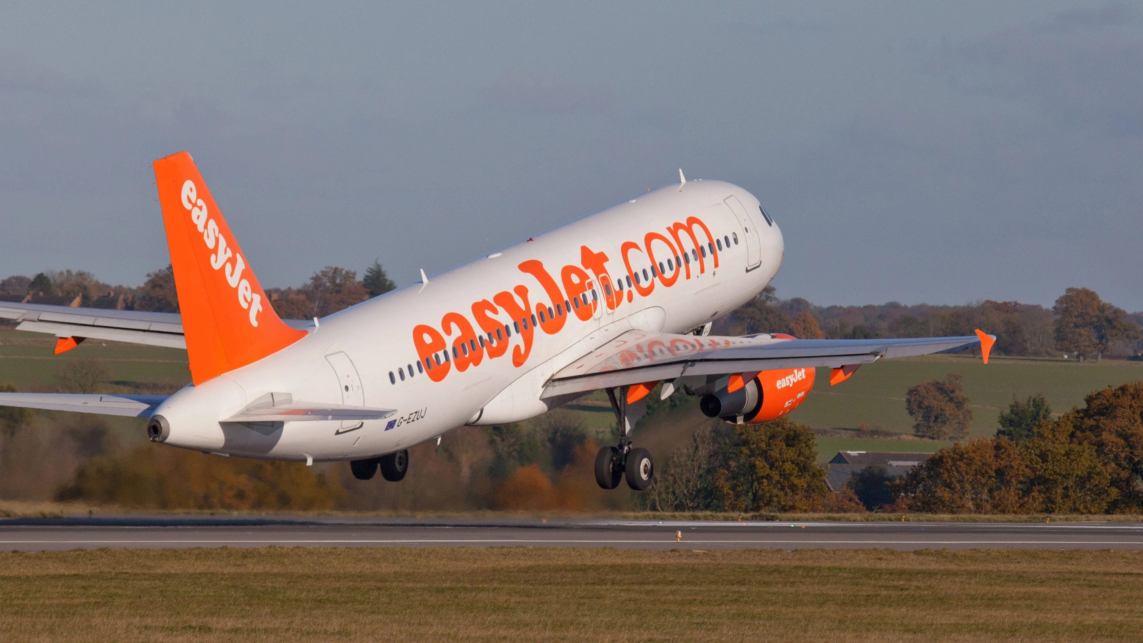 EasyJet rebuffs higher £4.93bn proposal from US investment fund