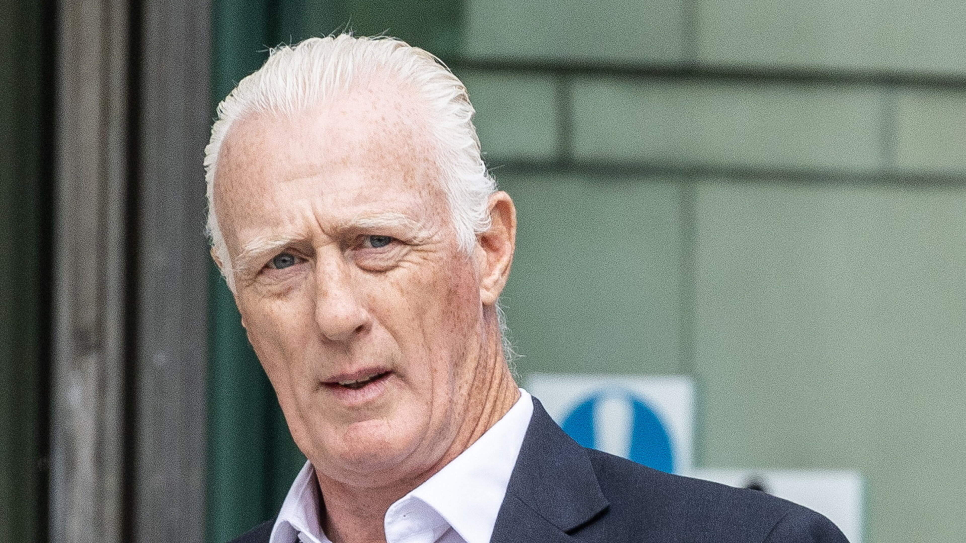 "Escupir y frotar" predicador callejero condenado por asalto concejal fuera de Belfast City Hall