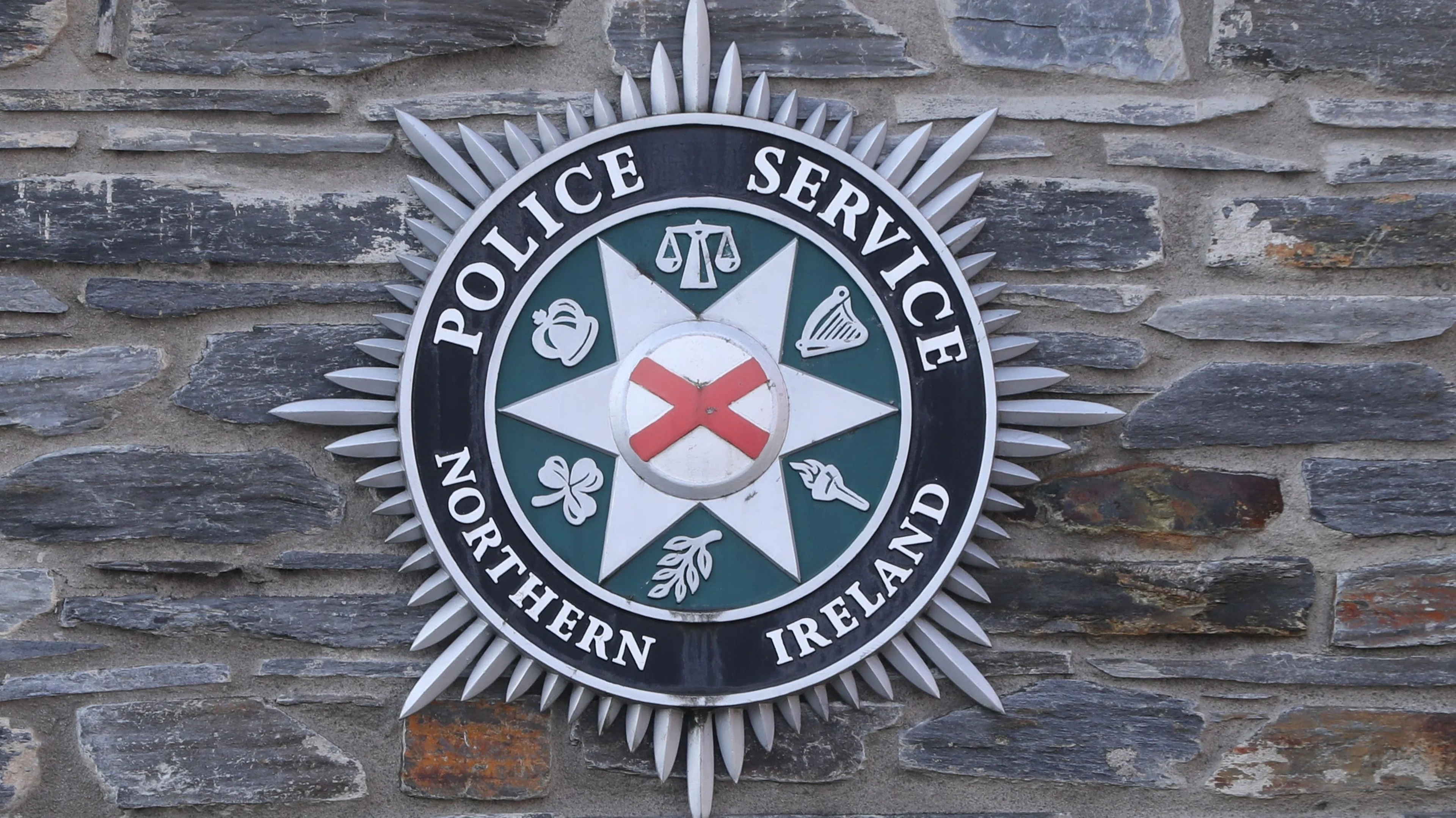 Múltiples arrestos realizados y ‘más a seguir’ tras el trastorno de Belfast occidental