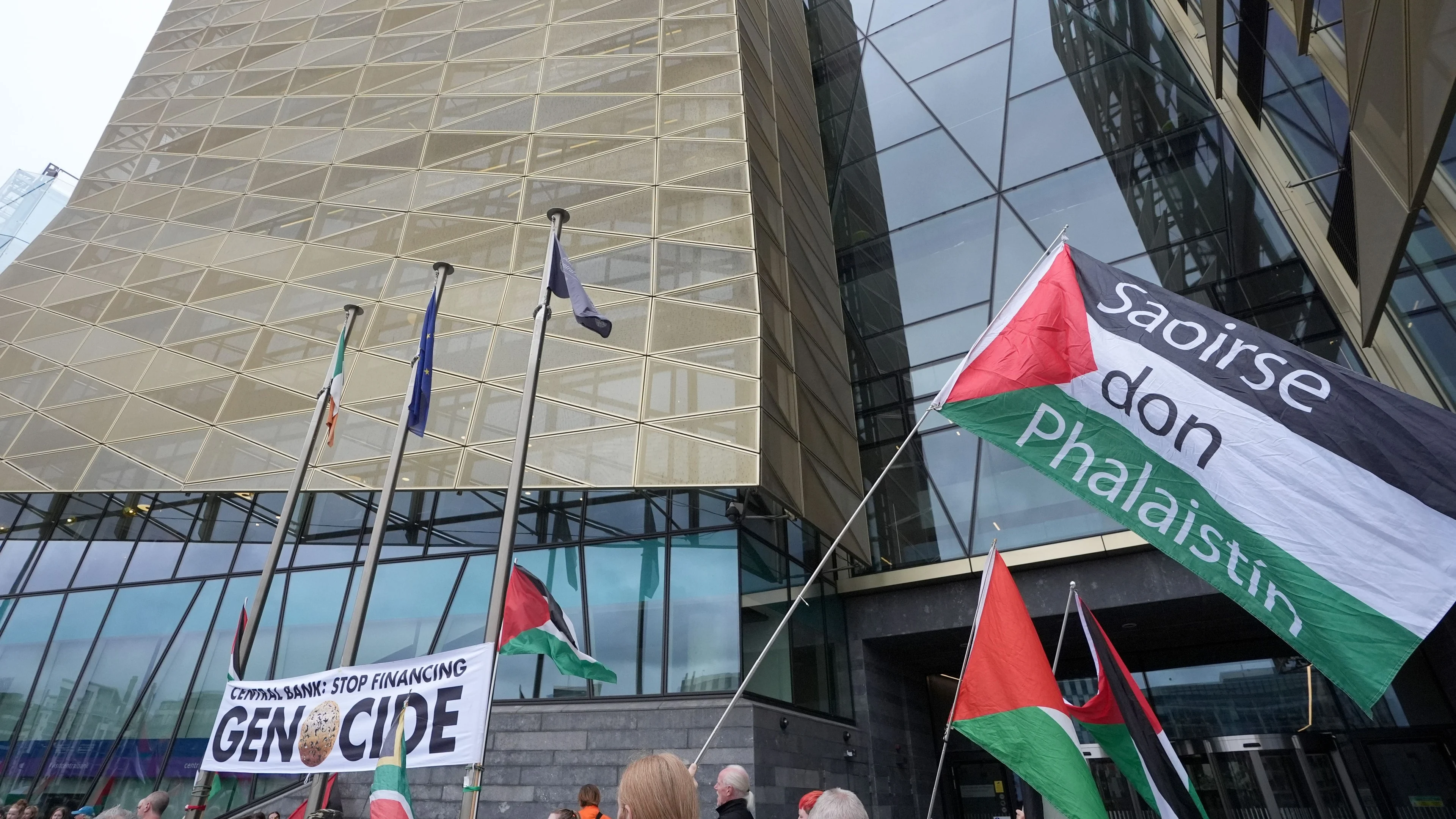 Central Bank Governor has ‘no doubt’ it complied with law on Israel bonds
