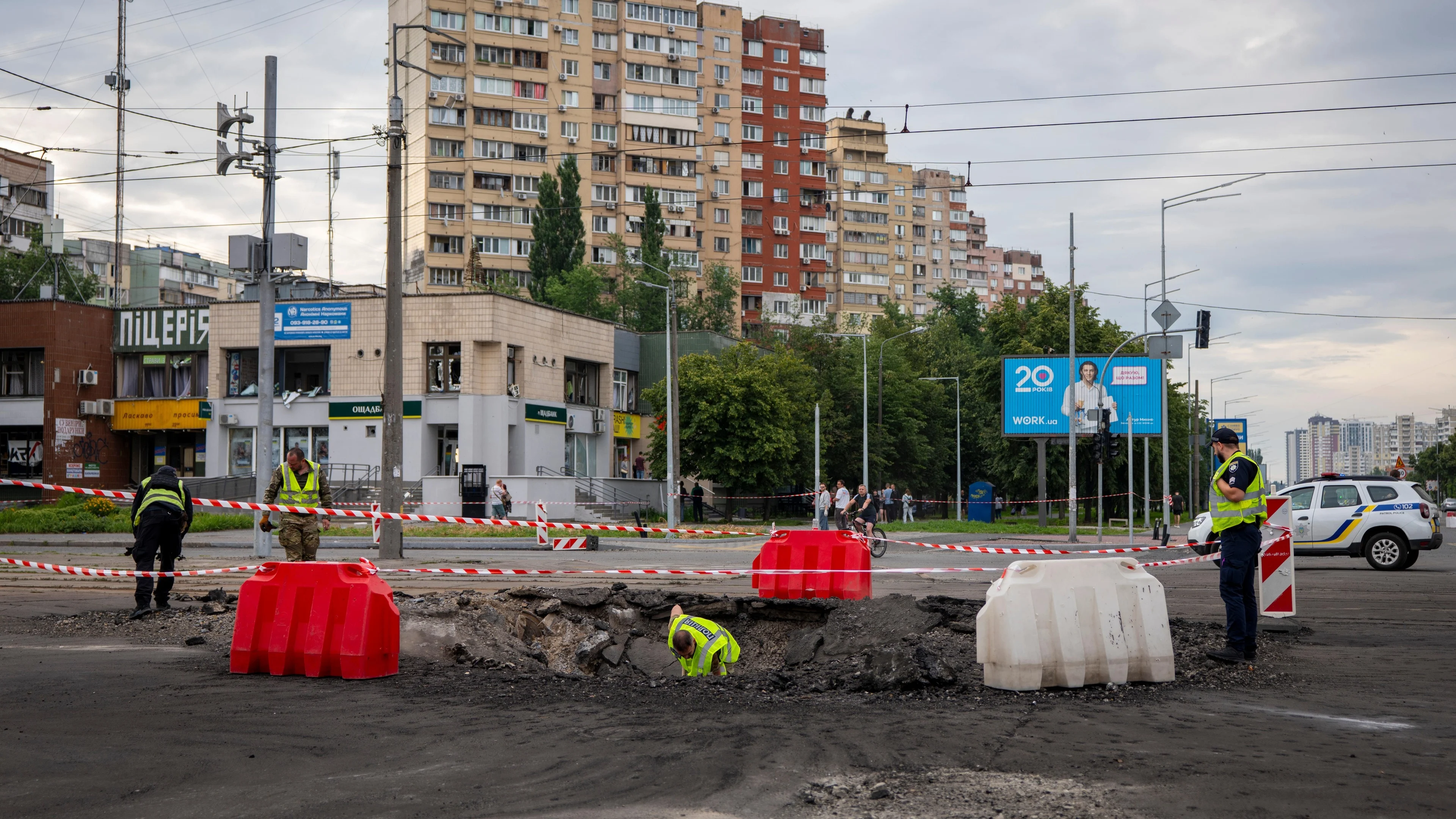 Deadly Russian attacks hit Ukraine as Kyiv targets tankers in Sea of Azov