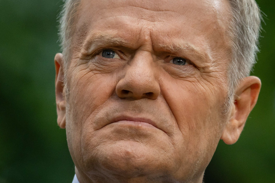 "The Holster". Tusk: Kaczyński behaves like a classic raven