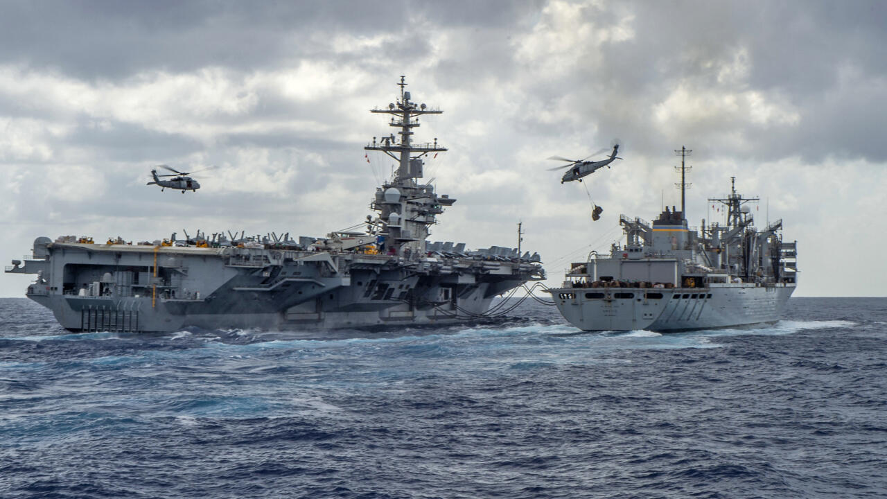 Donald Trump nie les inquiétudes autour de l'équipage du porte-avions Abraham Lincoln