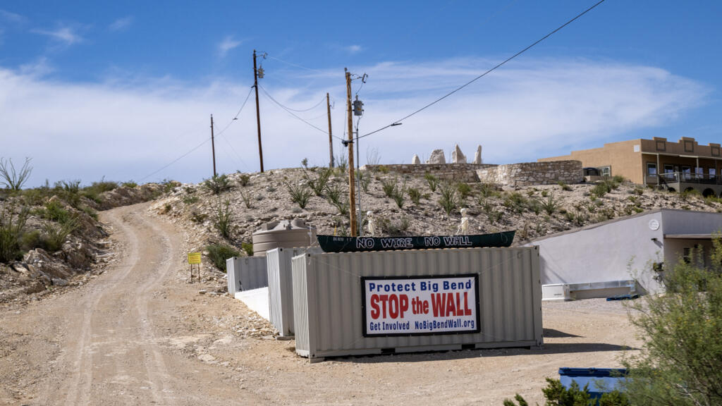 Trump arrête la construction controversée des frontières dans le parc national du Texas