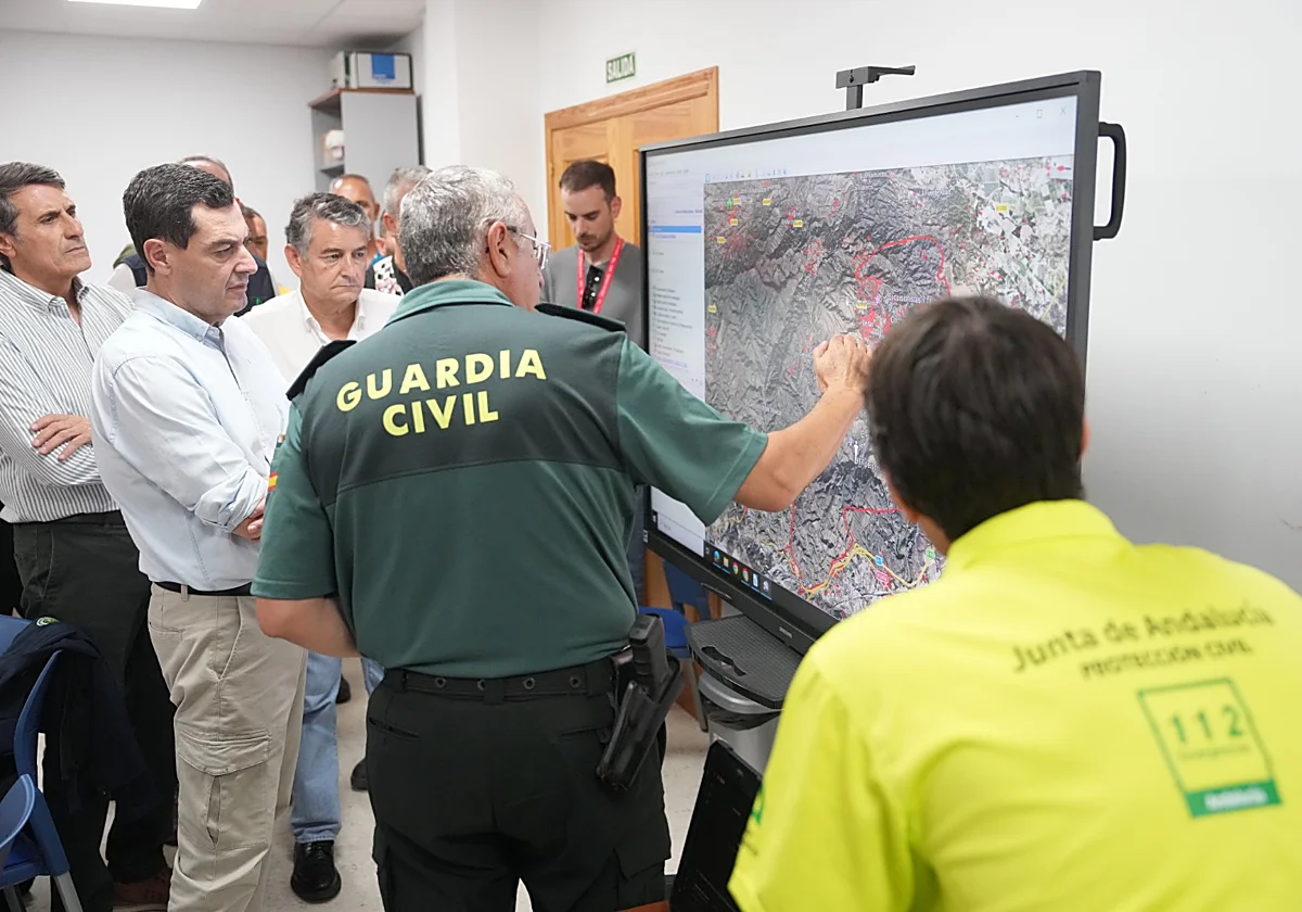 The flames, which advanced to 100 meters per minute, left calcined vehicles and possible fatalities in Almeria