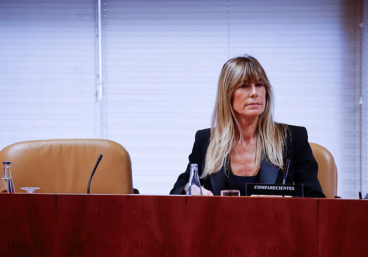 Judge Peinado asks Begoña Gómez to prove that he used his passport to go to his daughter's graduation